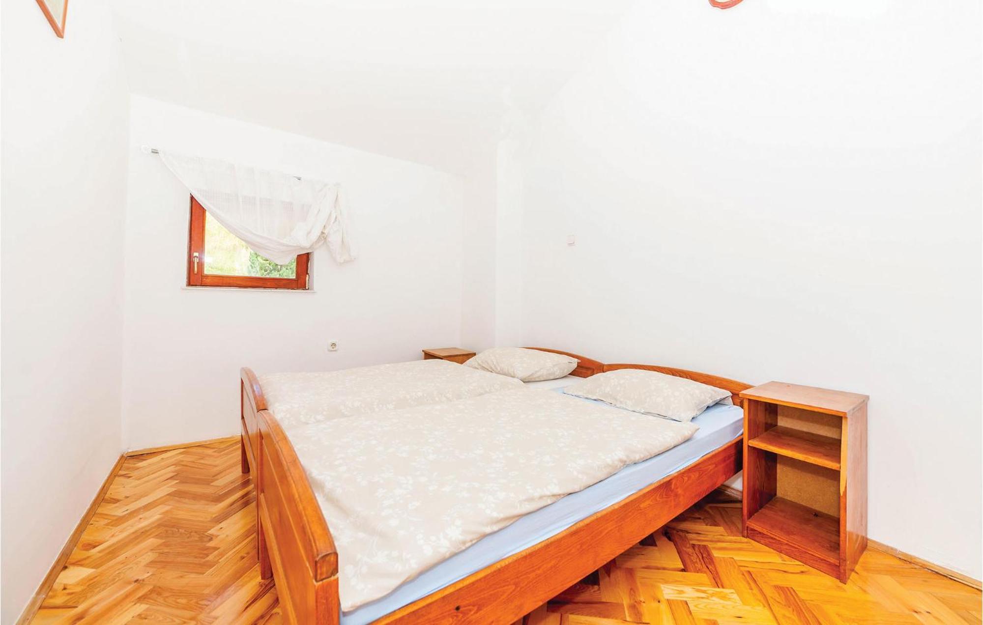 7 Bedroom Pet Friendly Home In Crni Kal Crni Kal  エクステリア 写真