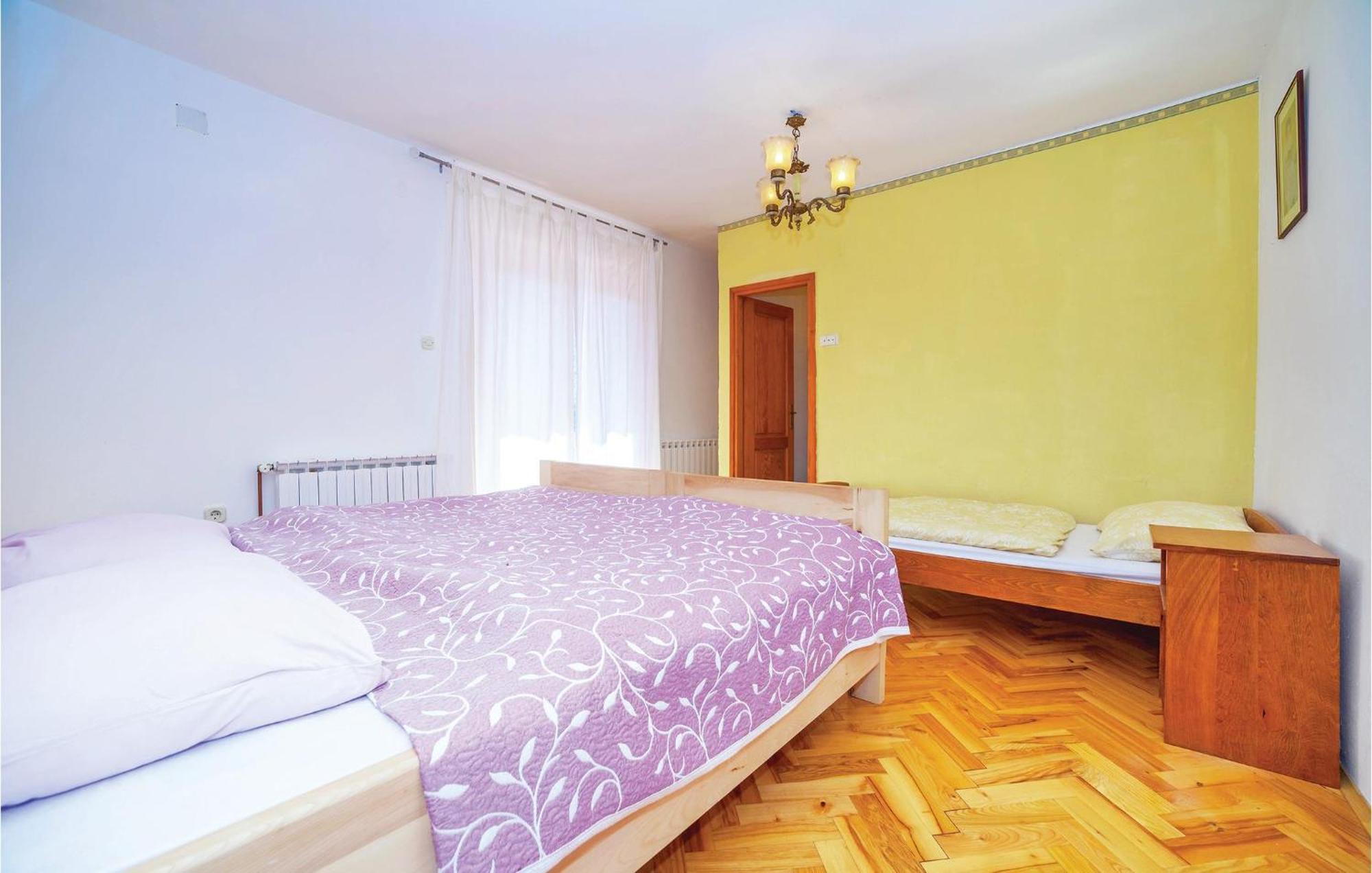 7 Bedroom Pet Friendly Home In Crni Kal Crni Kal  エクステリア 写真