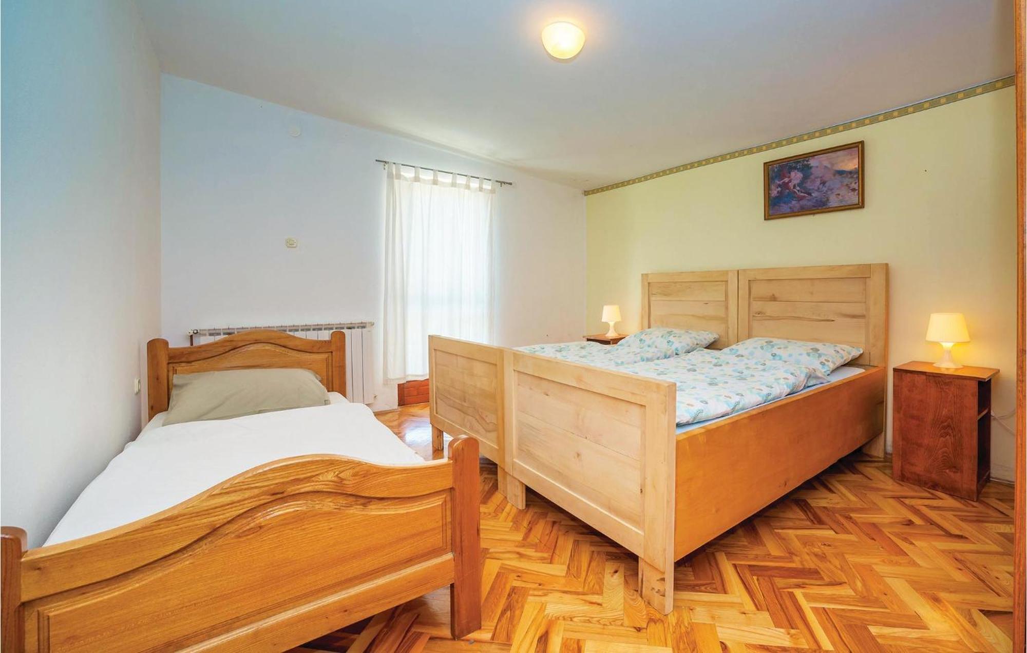 7 Bedroom Pet Friendly Home In Crni Kal Crni Kal  エクステリア 写真