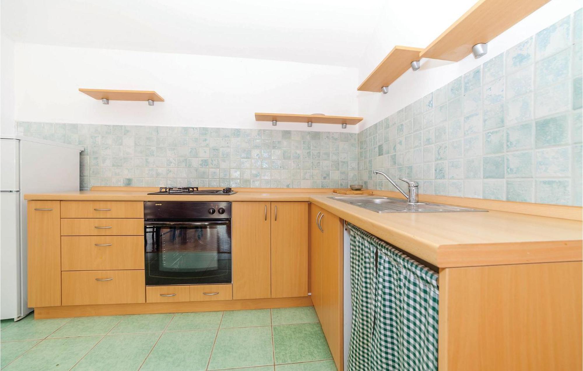 7 Bedroom Pet Friendly Home In Crni Kal Crni Kal  エクステリア 写真