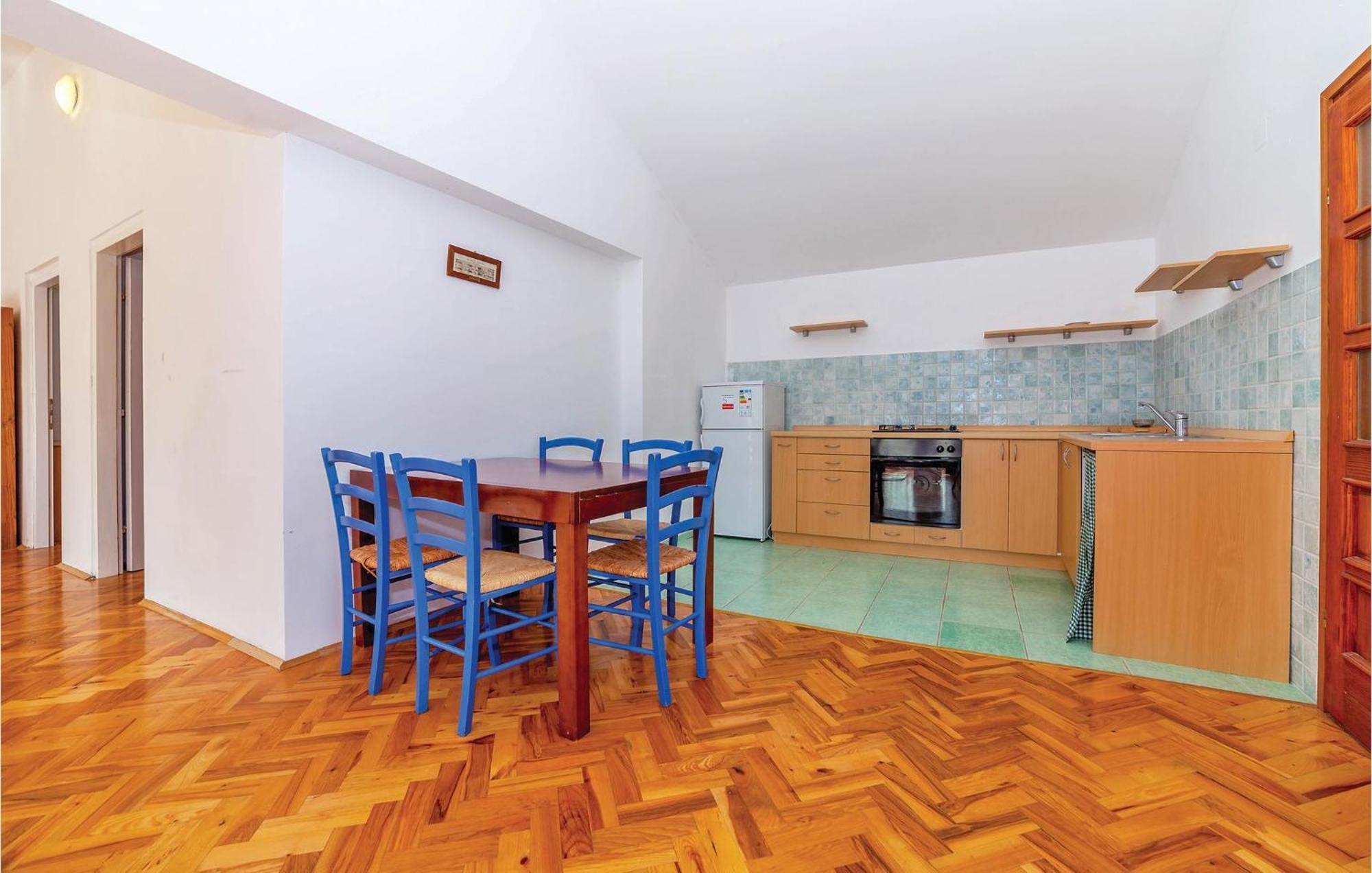 7 Bedroom Pet Friendly Home In Crni Kal Crni Kal  エクステリア 写真