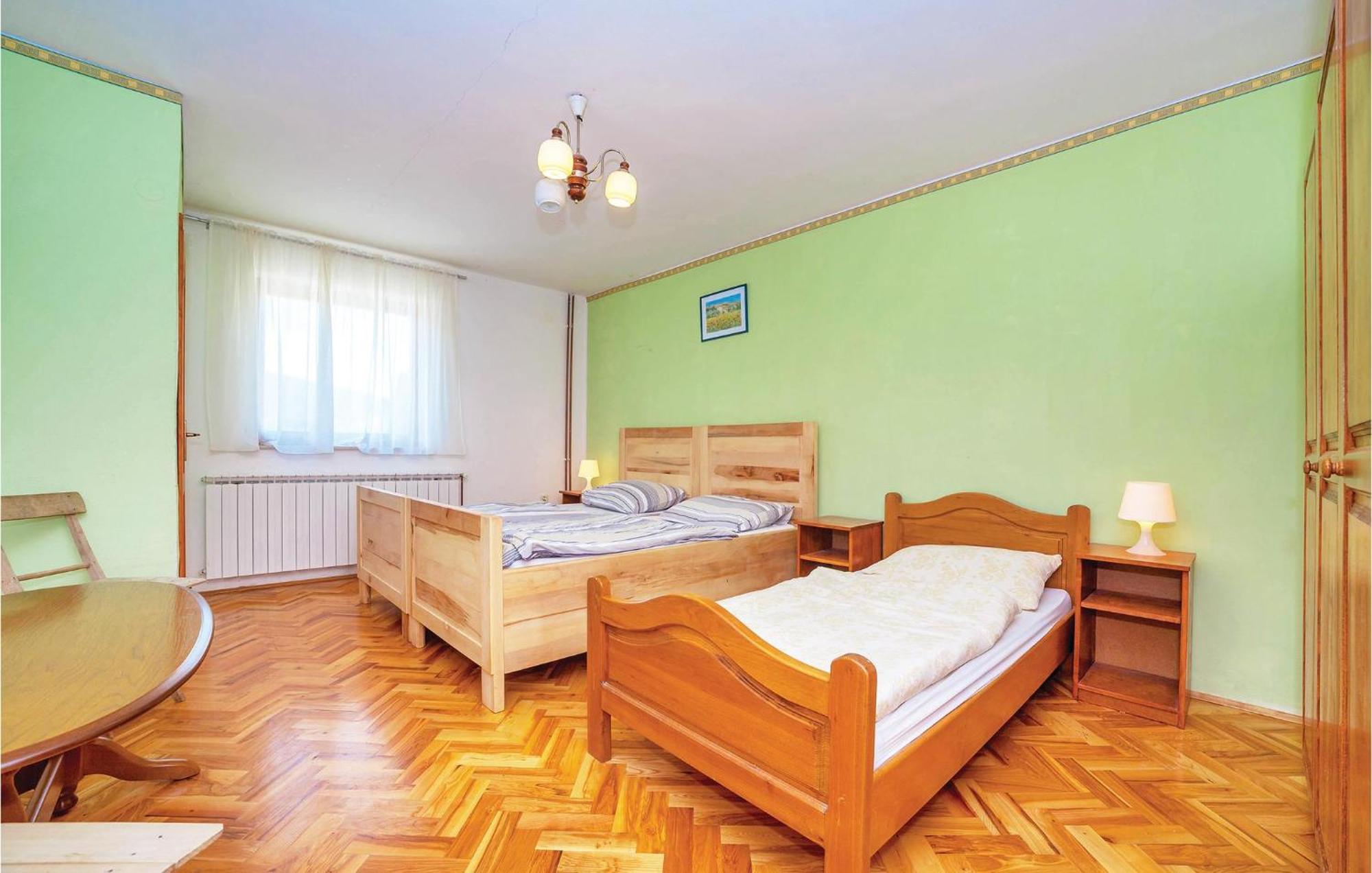 7 Bedroom Pet Friendly Home In Crni Kal Crni Kal  エクステリア 写真