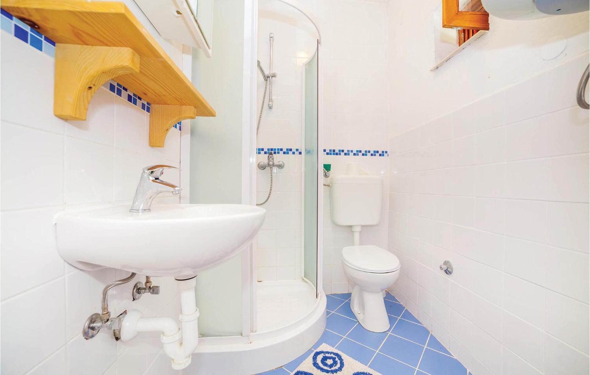 7 Bedroom Pet Friendly Home In Crni Kal Crni Kal  エクステリア 写真