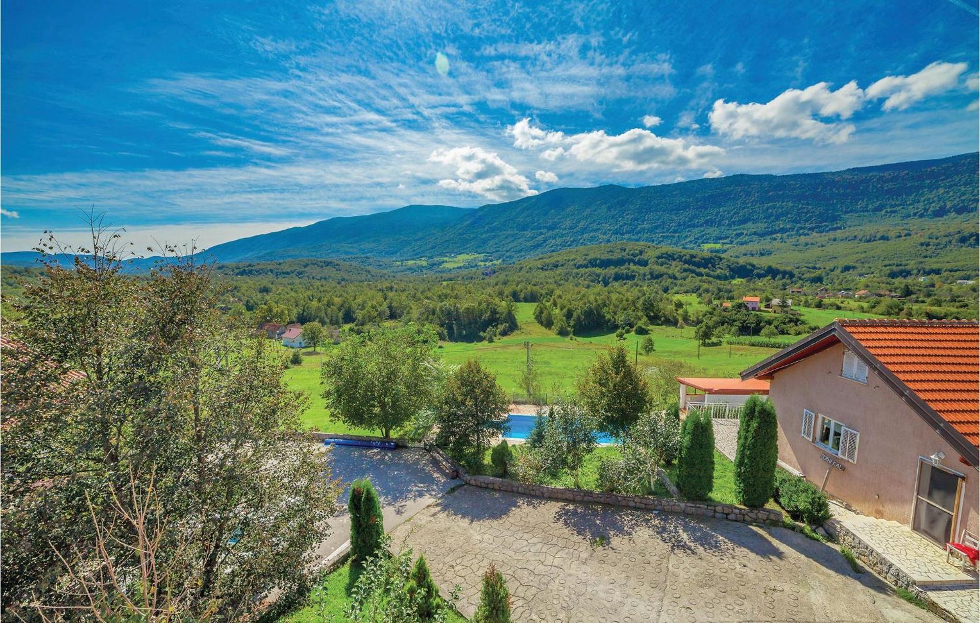 7 Bedroom Pet Friendly Home In Crni Kal Crni Kal  エクステリア 写真