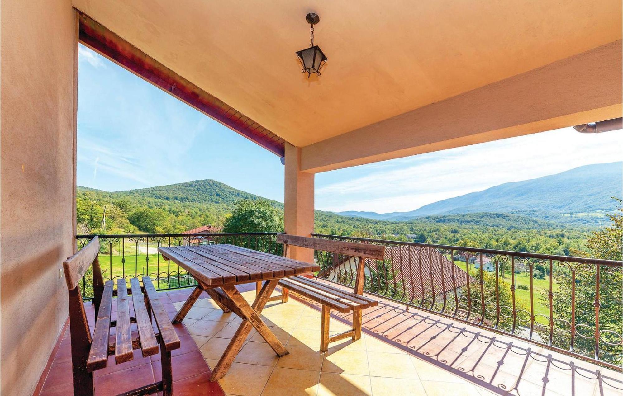 7 Bedroom Pet Friendly Home In Crni Kal Crni Kal  エクステリア 写真