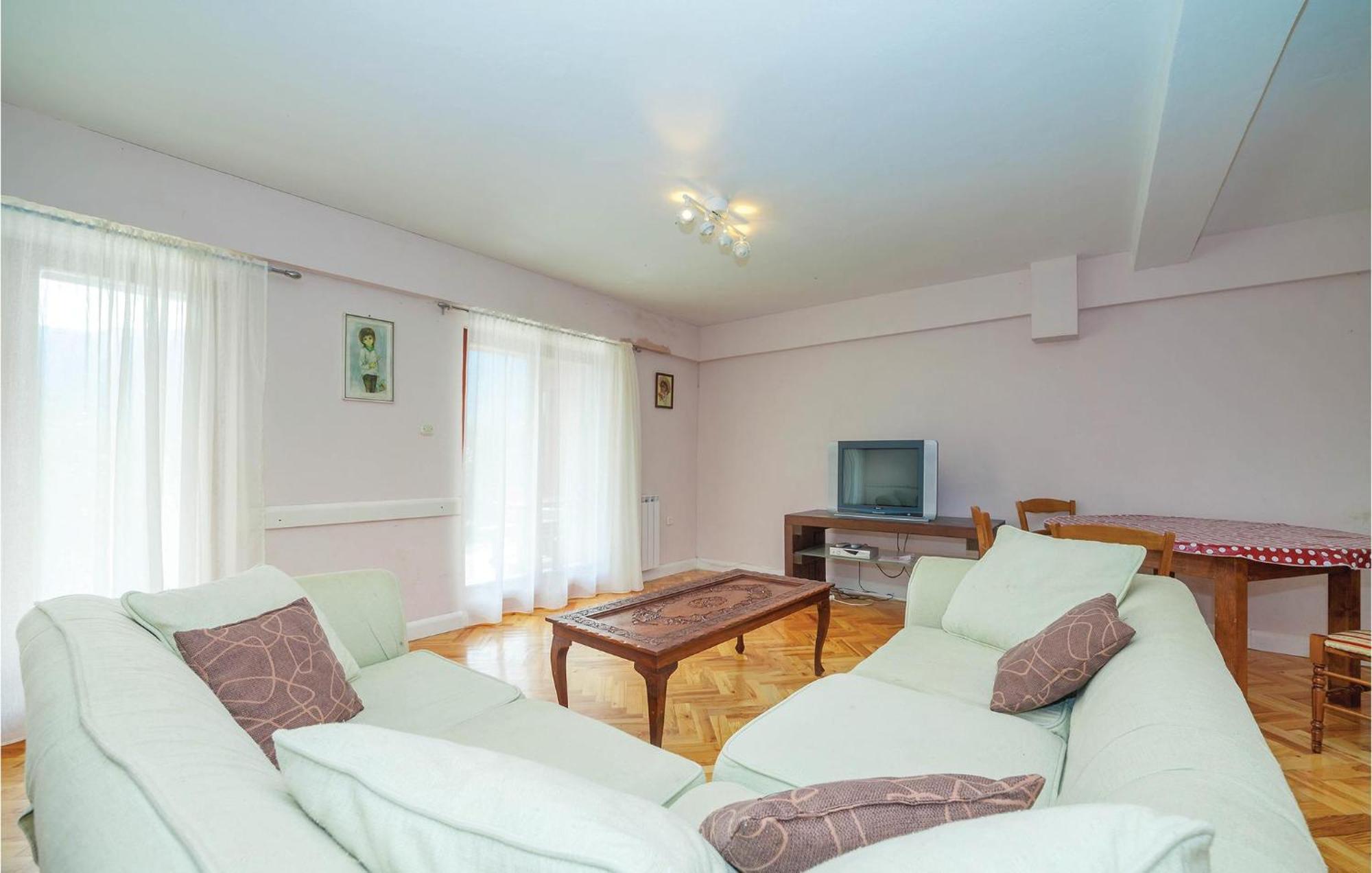 7 Bedroom Pet Friendly Home In Crni Kal Crni Kal  エクステリア 写真