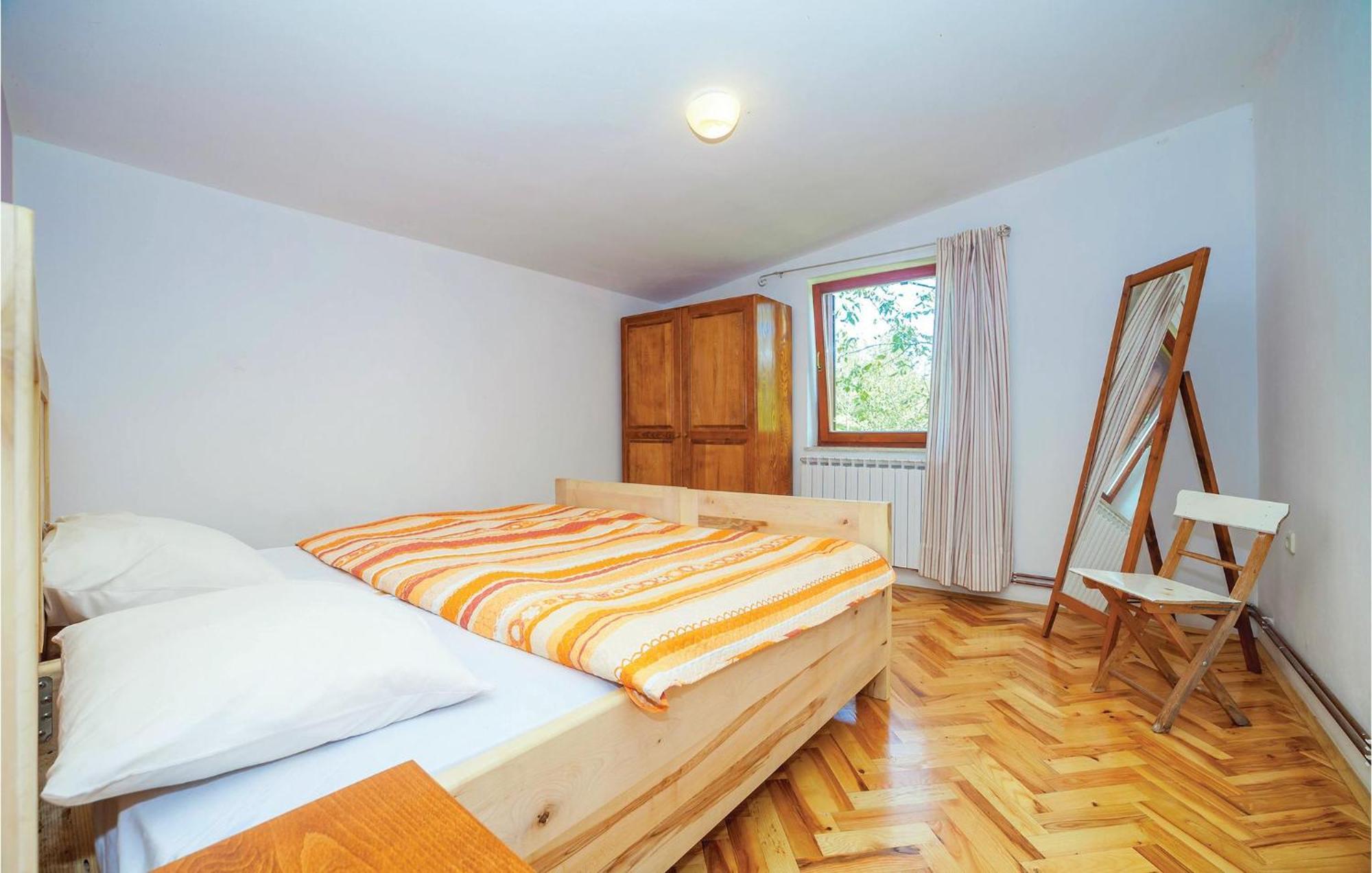 7 Bedroom Pet Friendly Home In Crni Kal Crni Kal  エクステリア 写真