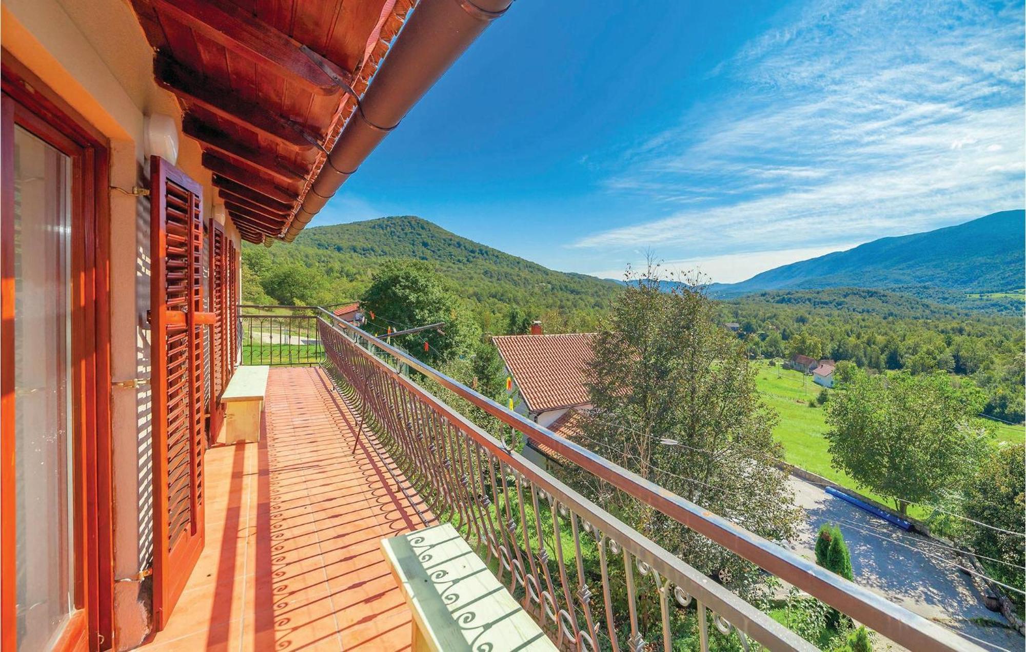 7 Bedroom Pet Friendly Home In Crni Kal Crni Kal  エクステリア 写真