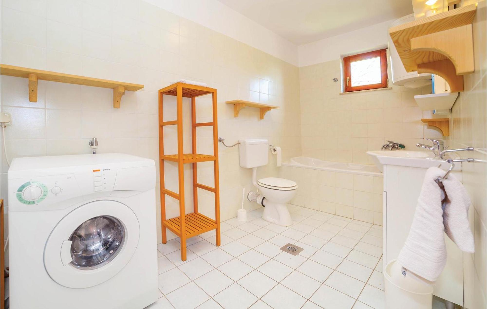 7 Bedroom Pet Friendly Home In Crni Kal Crni Kal  エクステリア 写真