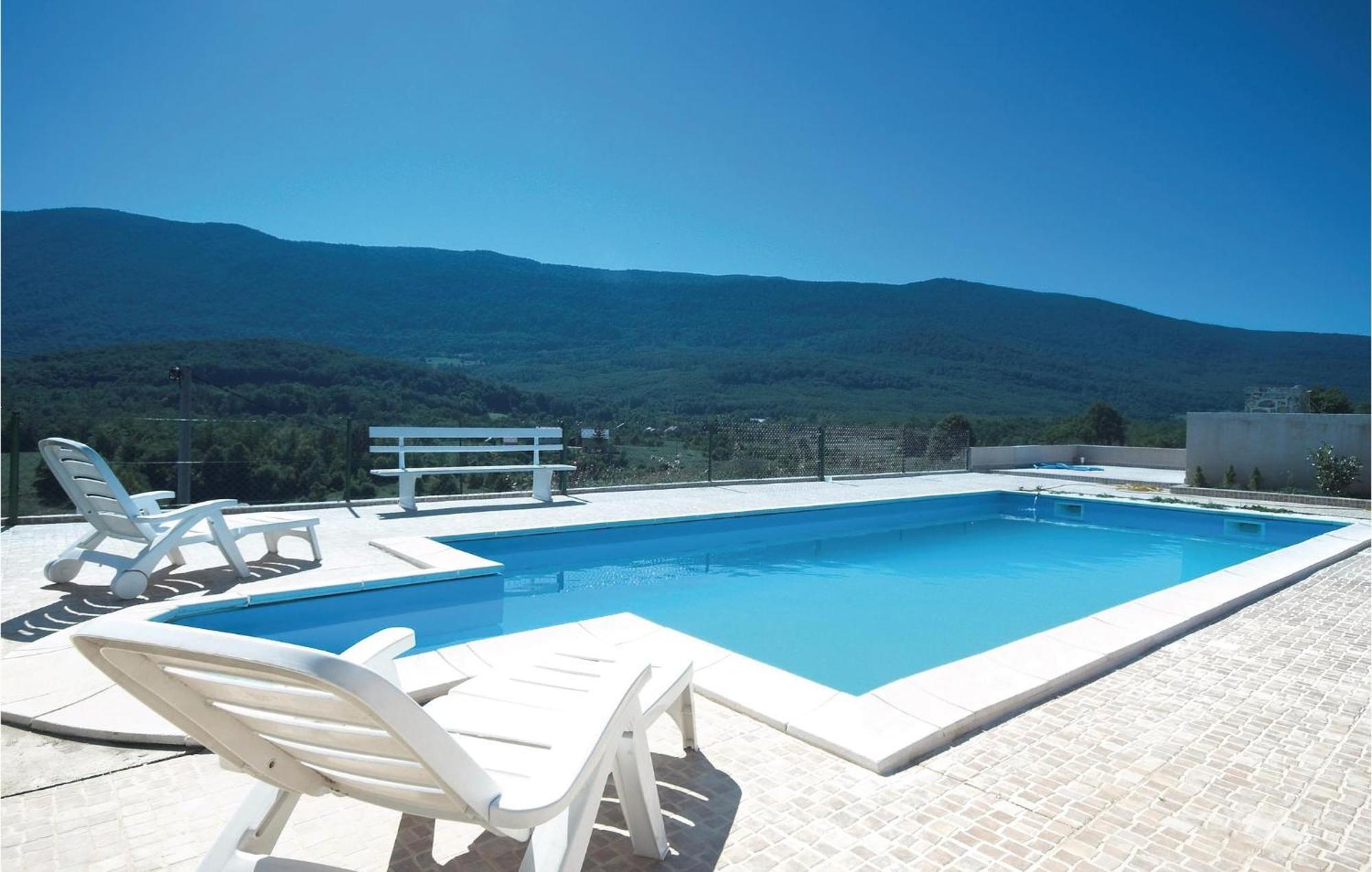 7 Bedroom Pet Friendly Home In Crni Kal Crni Kal  エクステリア 写真