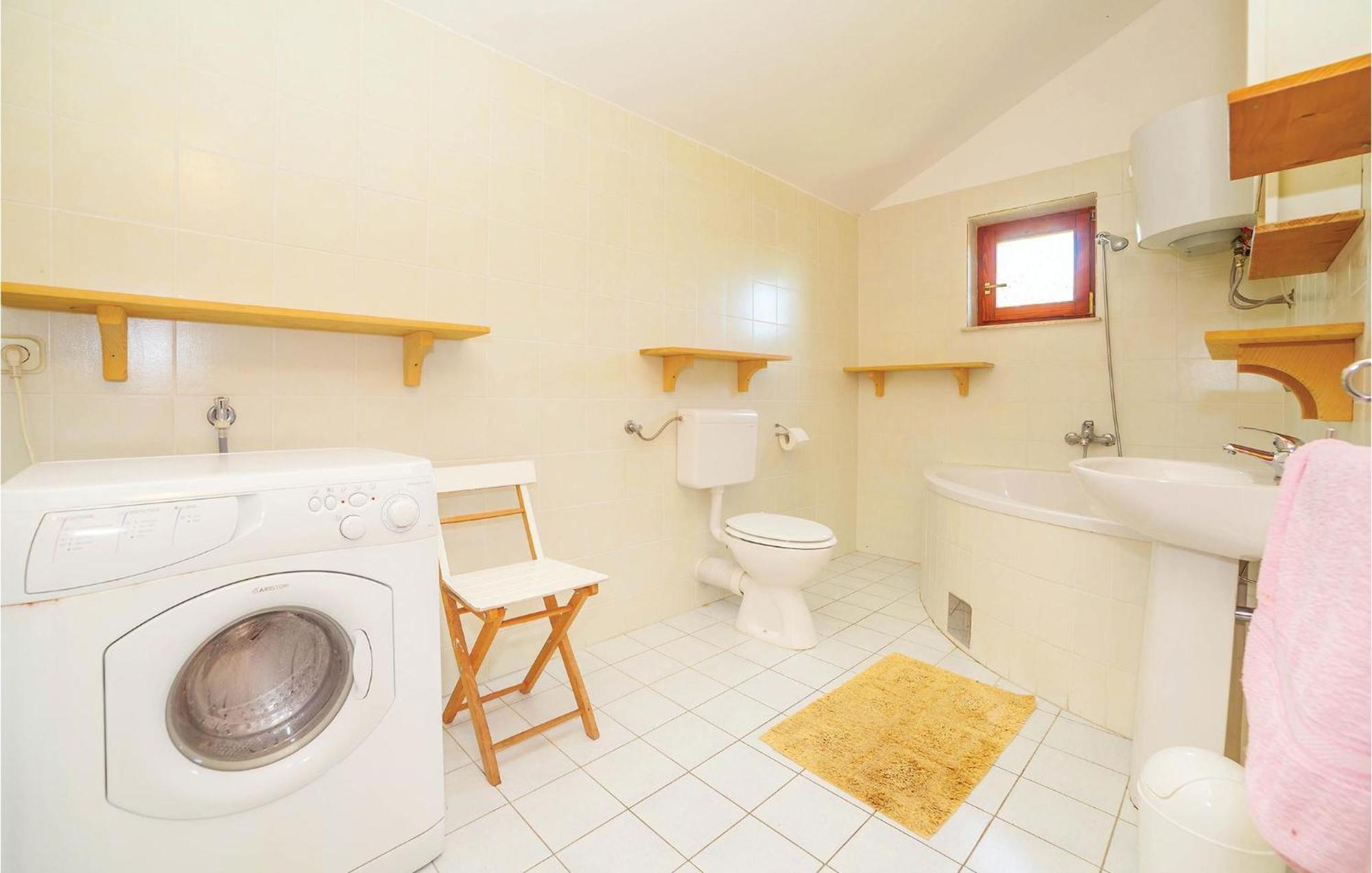 7 Bedroom Pet Friendly Home In Crni Kal Crni Kal  エクステリア 写真