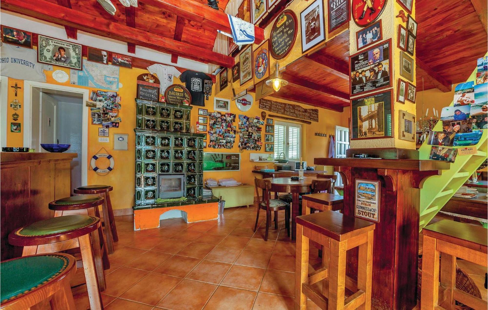 7 Bedroom Pet Friendly Home In Crni Kal Crni Kal  エクステリア 写真
