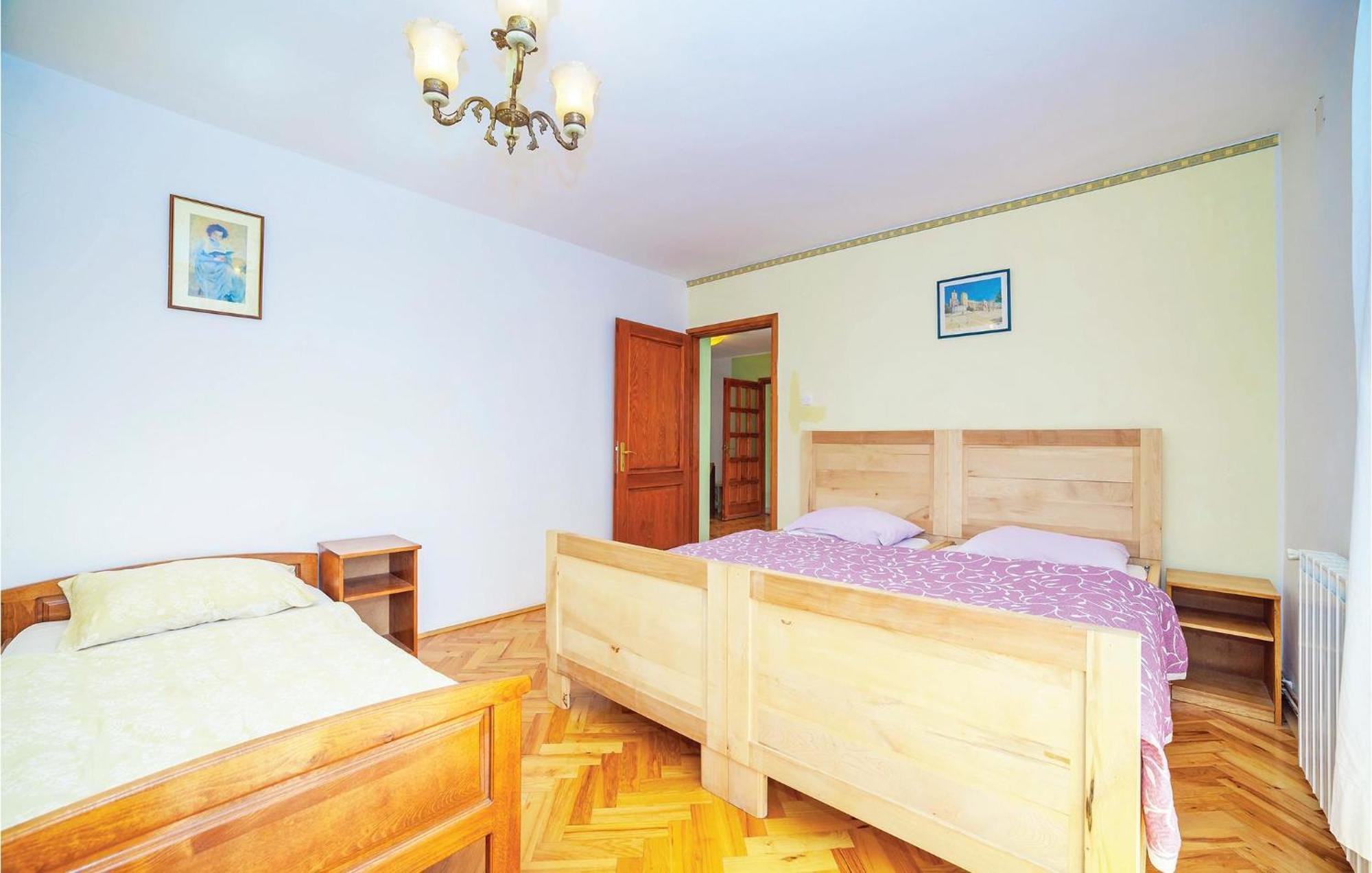 7 Bedroom Pet Friendly Home In Crni Kal Crni Kal  エクステリア 写真