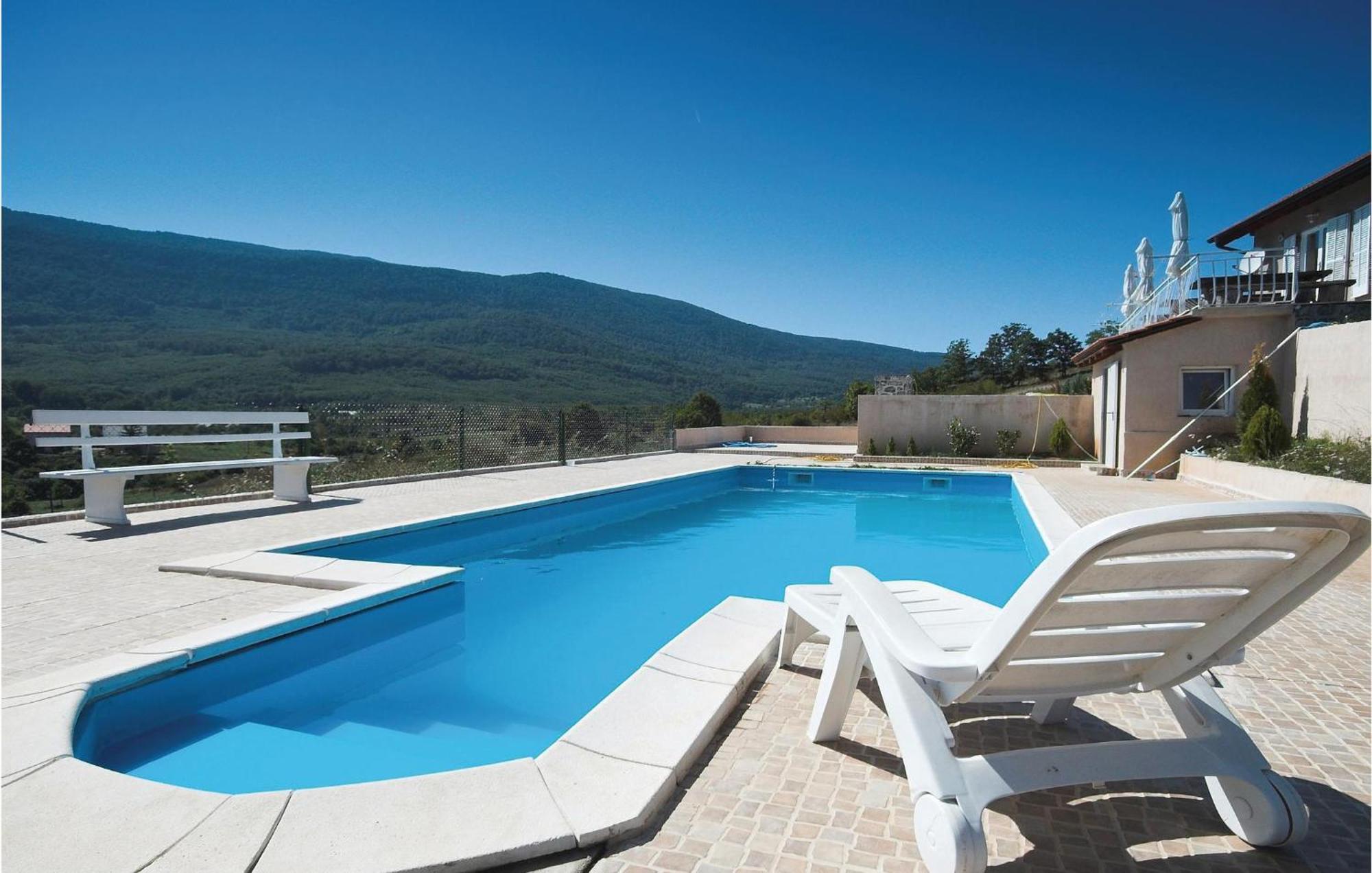 7 Bedroom Pet Friendly Home In Crni Kal Crni Kal  エクステリア 写真