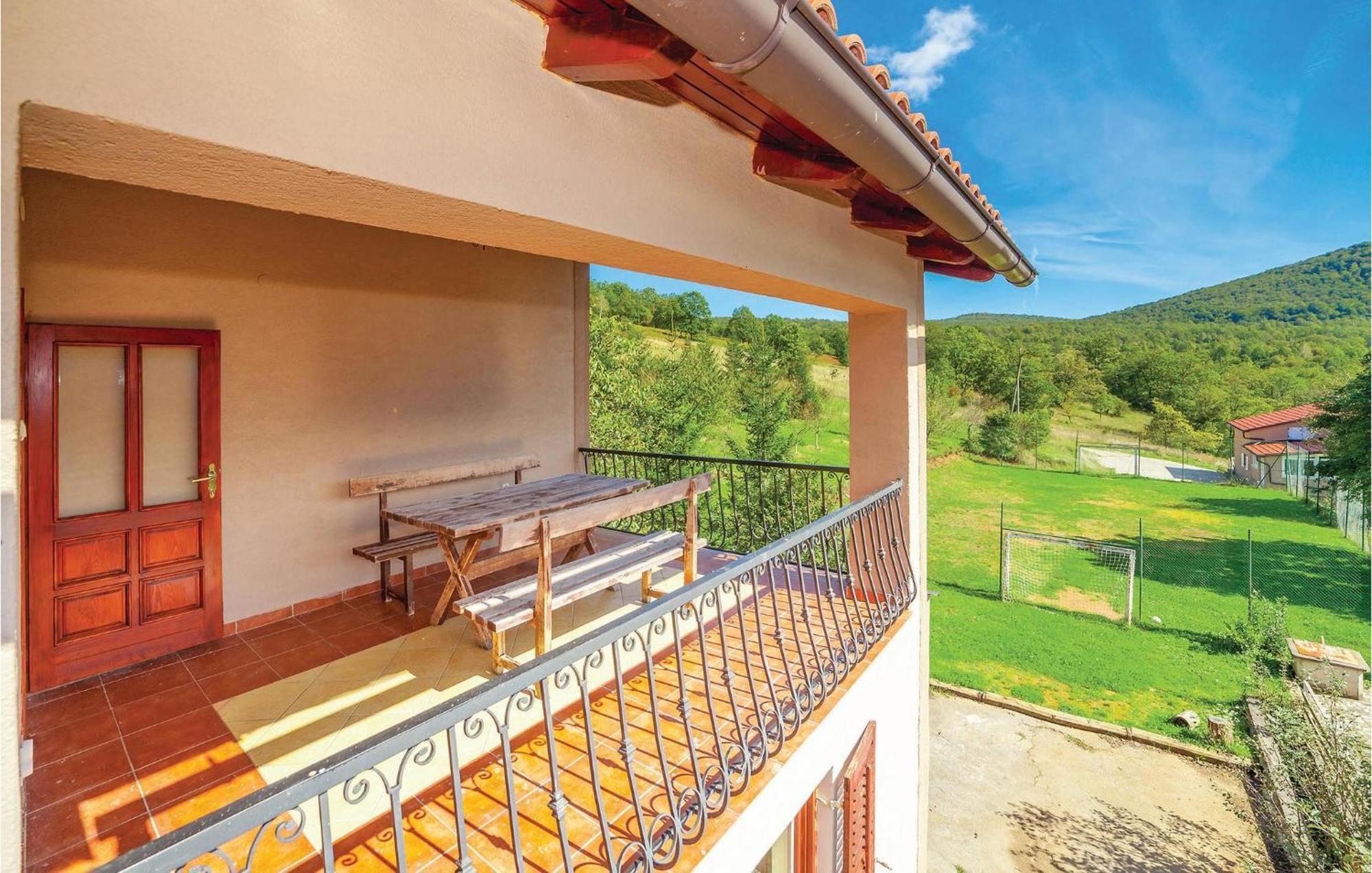 7 Bedroom Pet Friendly Home In Crni Kal Crni Kal  エクステリア 写真