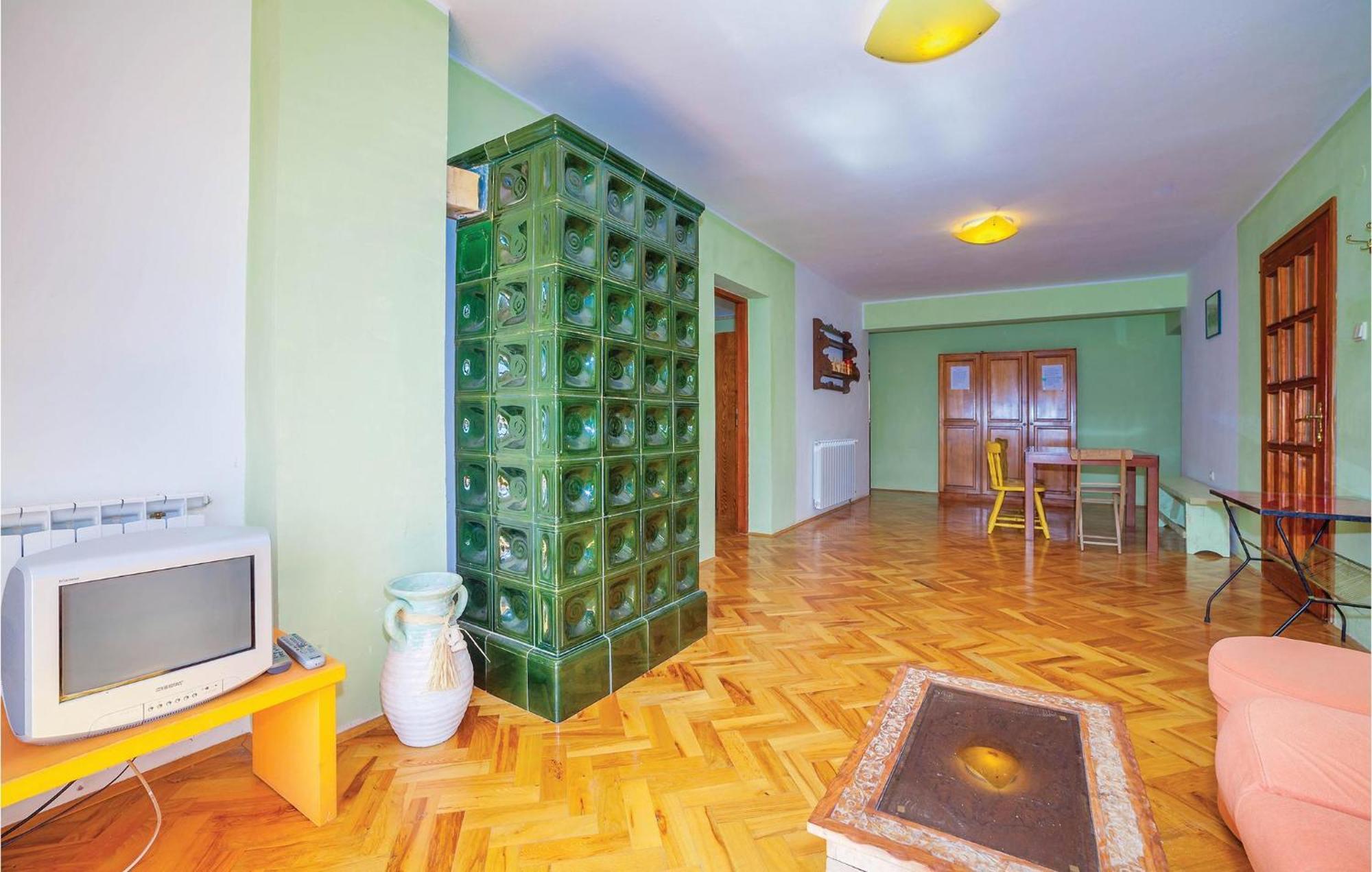 7 Bedroom Pet Friendly Home In Crni Kal Crni Kal  エクステリア 写真