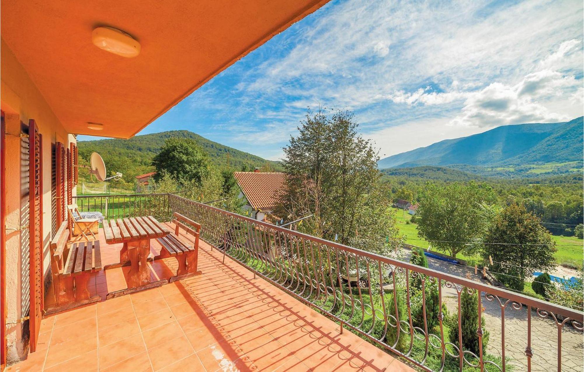 7 Bedroom Pet Friendly Home In Crni Kal Crni Kal  エクステリア 写真